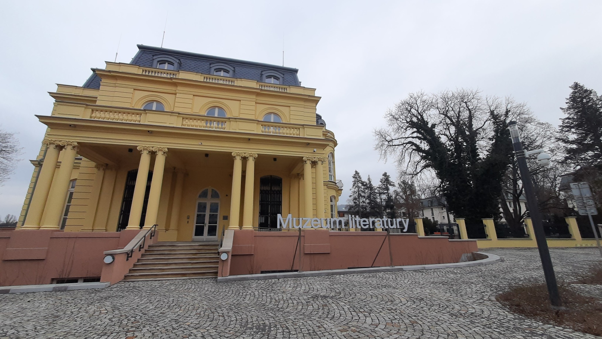 V ZÁKULISÍ MUZEA LITERATURY